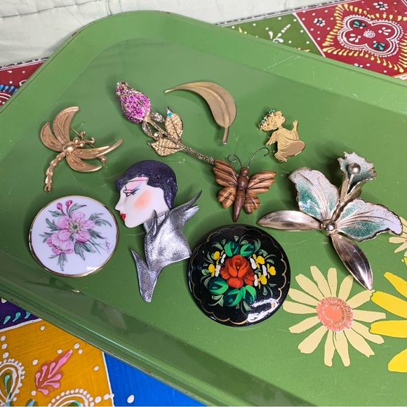 Junk Jewelry Lot - Picture 2 of 7